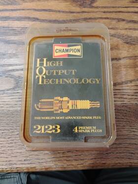 2123 Champion Qty 4 Spark Plugs Gold Palladium #2123 Nos Nib Made In Usa