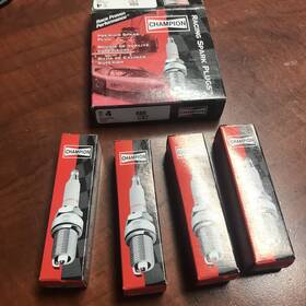 Cch686 Champion New Oem Parts Box Of 4 C57 - Per Aprilia Rs Racing Spark Plugs