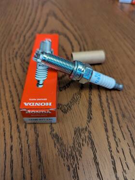12290-r71-l01 Honda Genuine Spark Plug