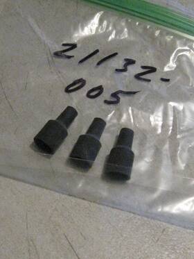 21132-005 Kawasaki Kz/zx/vn/zn/w/a7/kl/klt/f/a1/g5/g3/ar Spark Plug Grommets 3 Nos