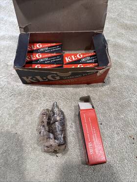 Fs75 Klg Spark Plug Nos Oem 1/2 Box 6 Plugs. Vintage