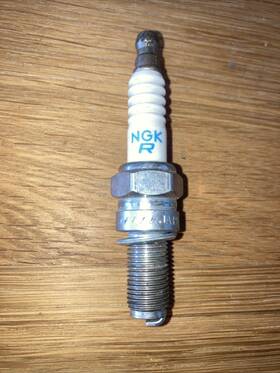 186421a Ngk R Cr8eb Spark Plug In Good Condition