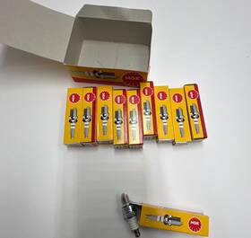 3066-cmr7h Ngk Qty 10 Spark Plug 3066 Cmr7h For Outdoor Power Equipment