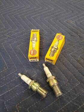 57221ee5-4d1b4e Ngk Two Resistor Sparkplugs Br9es For Honda Atc 250r 1984-1986
