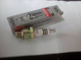 B7hvx Ngk 7836 Spark Plug For Small Engines