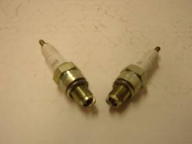 98056-57711 Ngk 2 Honda C7hs Nos Spark Plug Motorcycle / Three Wheeler