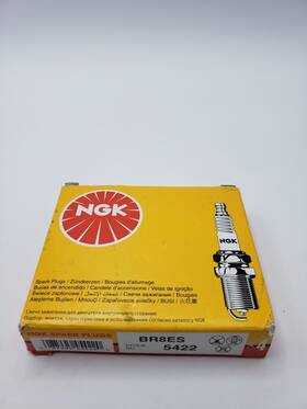 Br8es Ngk B8es/br8es 4 Spark Plugs 5422