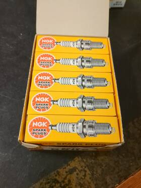 5510 Ngk B8hs X10 10x Spark Plugs Part Number Stock No. New Genuine Sparkplugs
