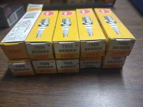 Ngk Bkr5ek Replacement Spark Plug Set - 10 Pack Part Number No. 7956 10pk