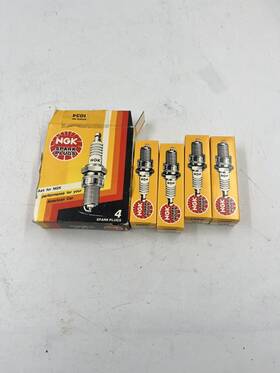 Bp7es-1034 Ngk Set Of 4 Brand New Spark Plug Bp7es 1034