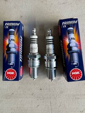 Bpr7eix Ngk Ug43 2x Upgrade Iridium Ix Spark Plugs For Norton 850cc Commando 73- 78 #4055