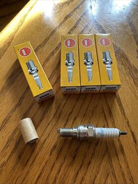 Cr5eh-9 Ngk Lot Of 4 New Standard Spark Plug 6689 Qty
