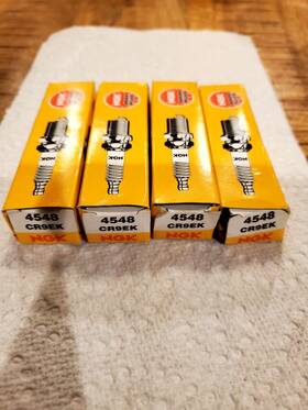 Cr9ek Ngk /4548 R / 4548 Spark Plugs