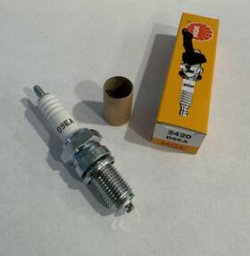 Ngk Ngk-d9ea0-00-00 Honda Kawasaki Suzuki Yamaha Spark Plug Qty 10 Pack D9ea