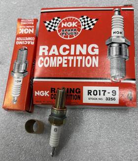 R017-9 Ngk New Genuine Racing Series Spark Plug