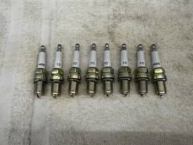 R5400-10 Ngk Spark Plugs Pack Of 8 Loose New Nos