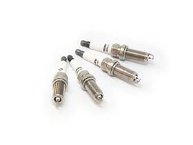32290011 Volvo Spark Plug